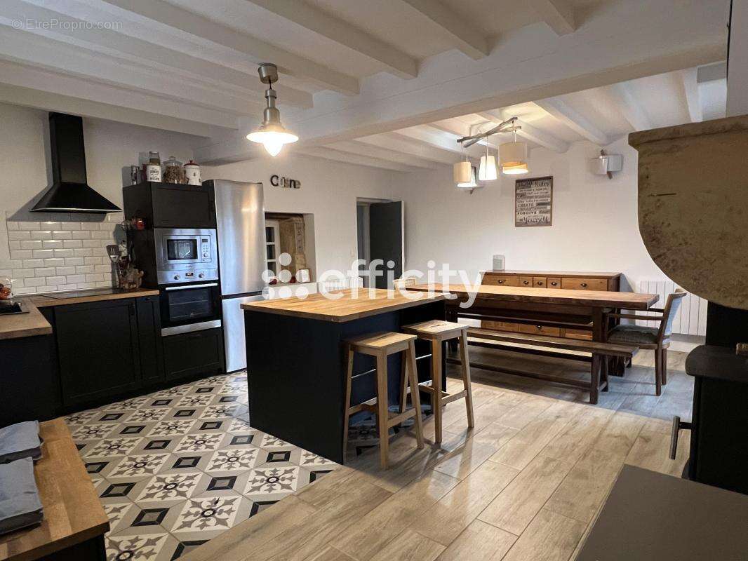 Maison à LACENAS