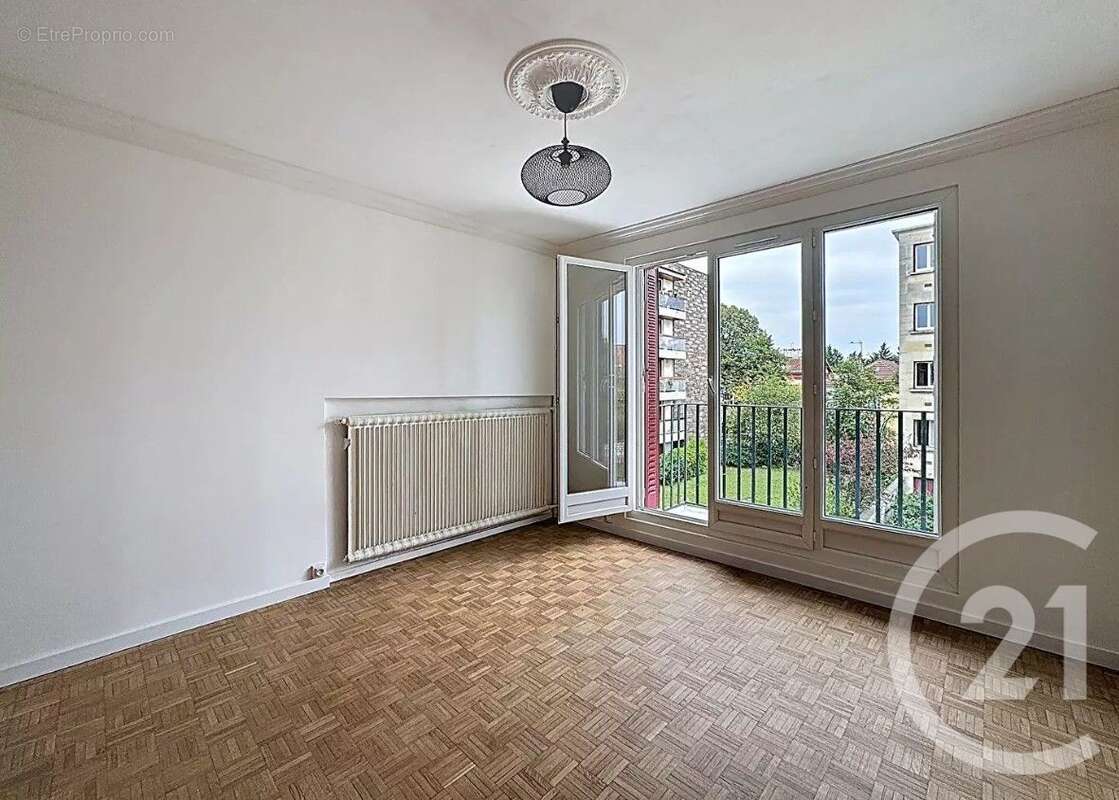 Appartement à SAINT-MAUR-DES-FOSSES