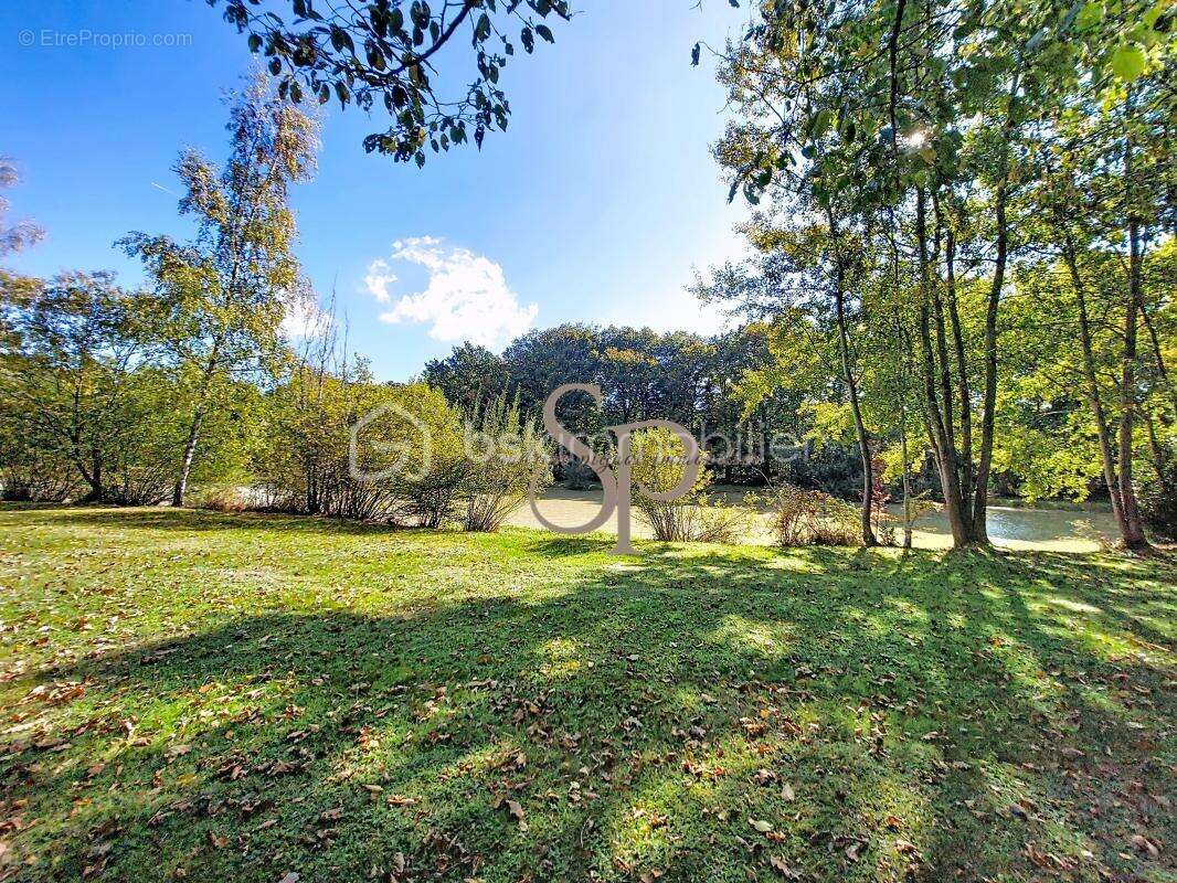 Maison à BAZOCHES-SUR-LE-BETZ