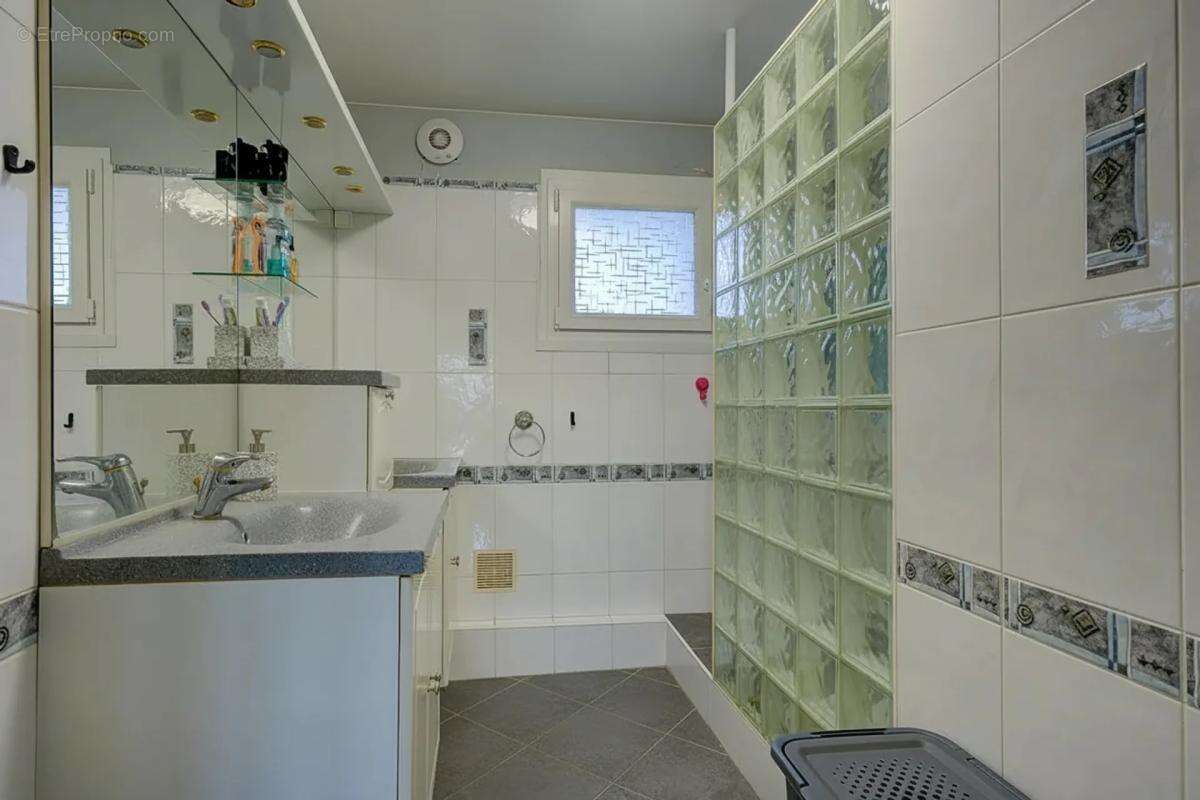 Appartement à BOIS-D'ARCY