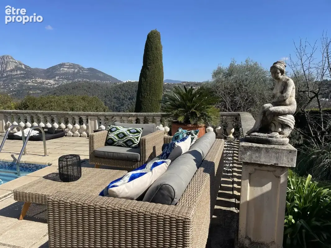 Villa d'Exception à Vence : Vue Spectaculaire, Calme Absolu et Proximité Idéale - photo 11