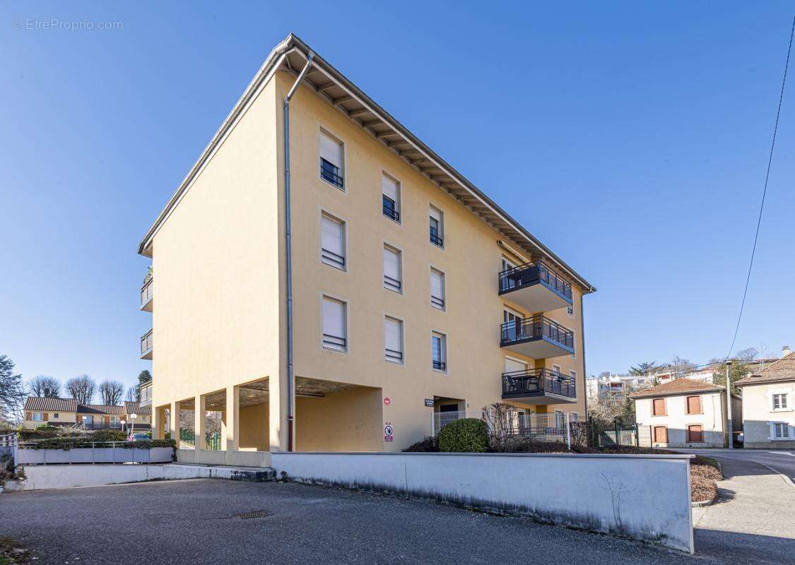 Appartement à LA TOUR-DU-PIN