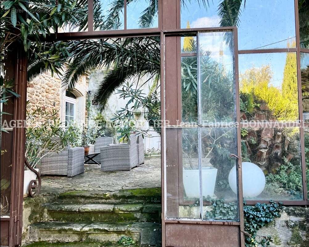 Maison à SUZE-LA-ROUSSE