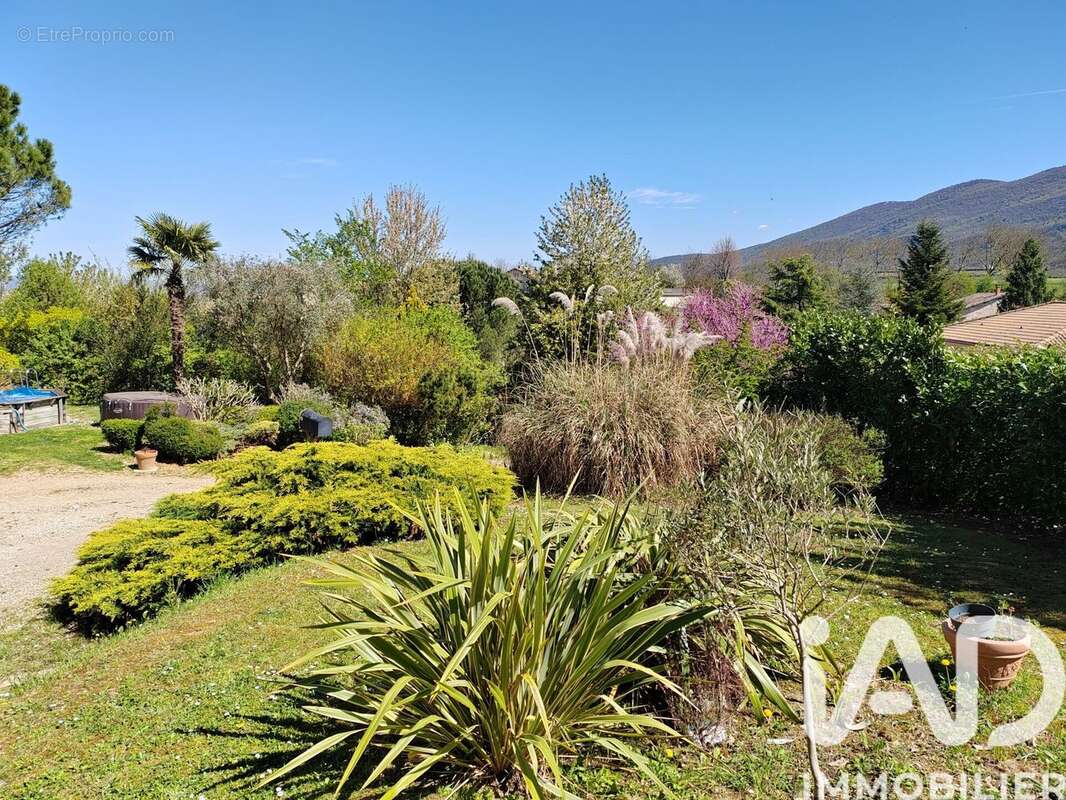 Maison 111 m² à Jaillans  - photo 7