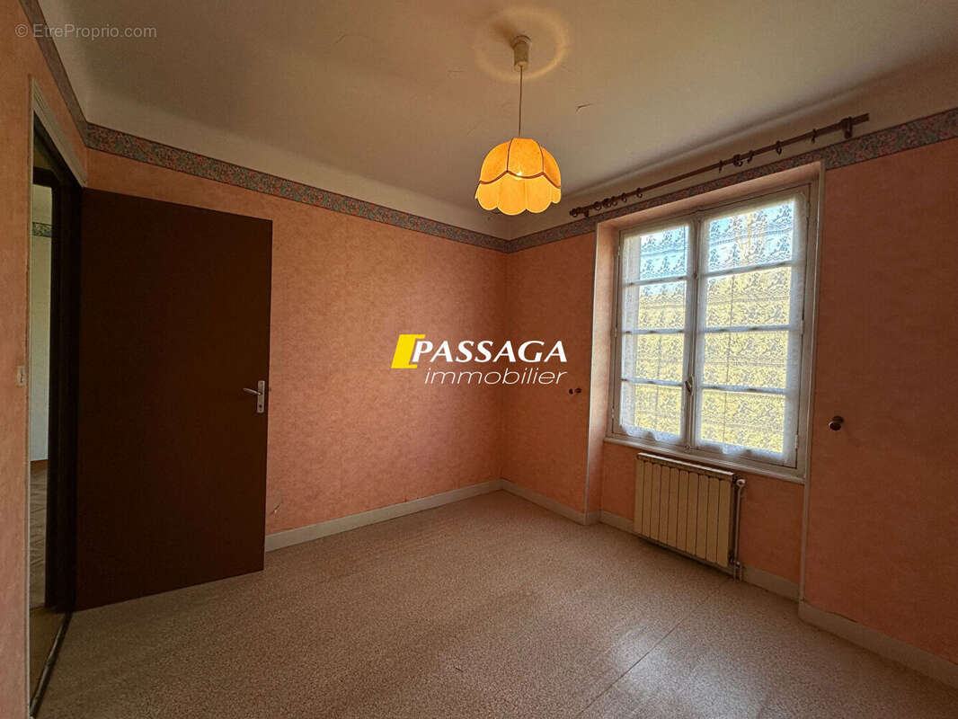 Maison à SAINT-CHRISTOPHE-VALLON