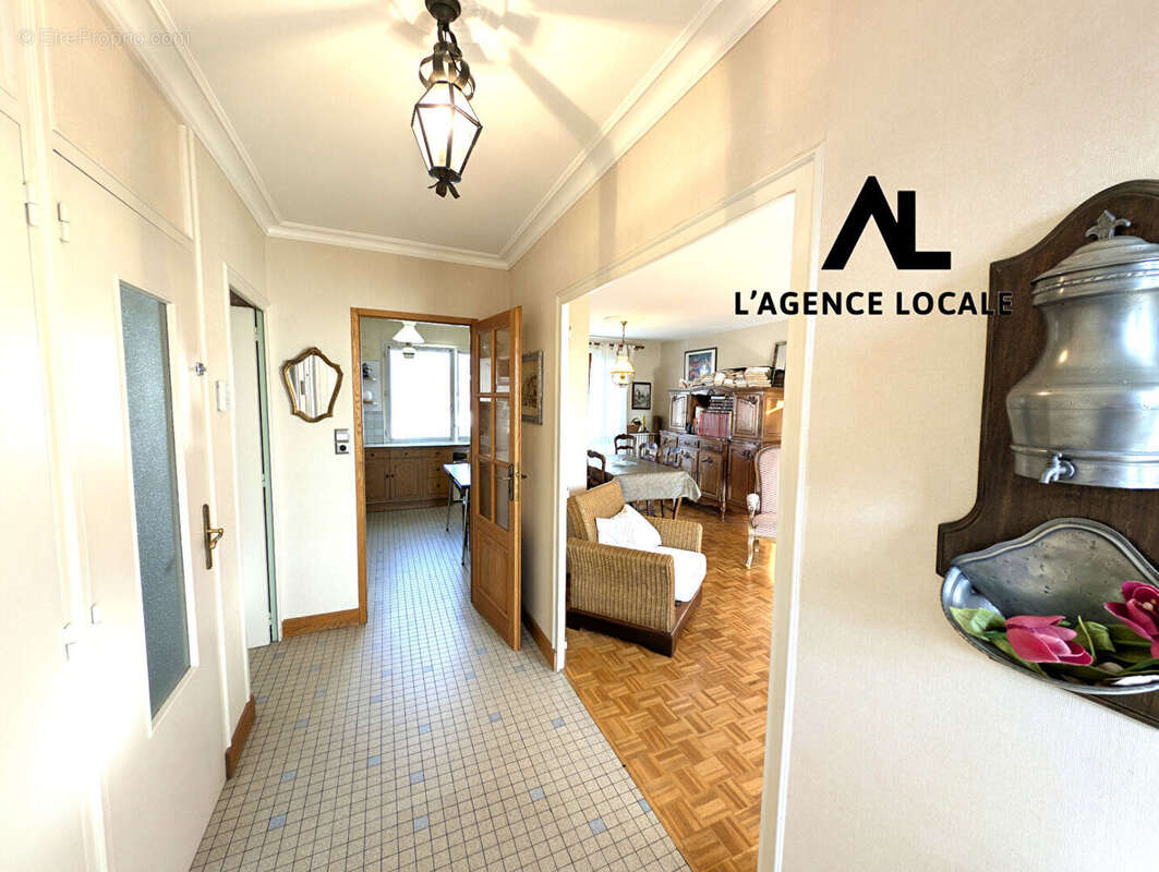 Maison à LES PONTS-DE-CE