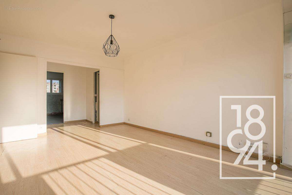 Appartement à MARSEILLE-11E