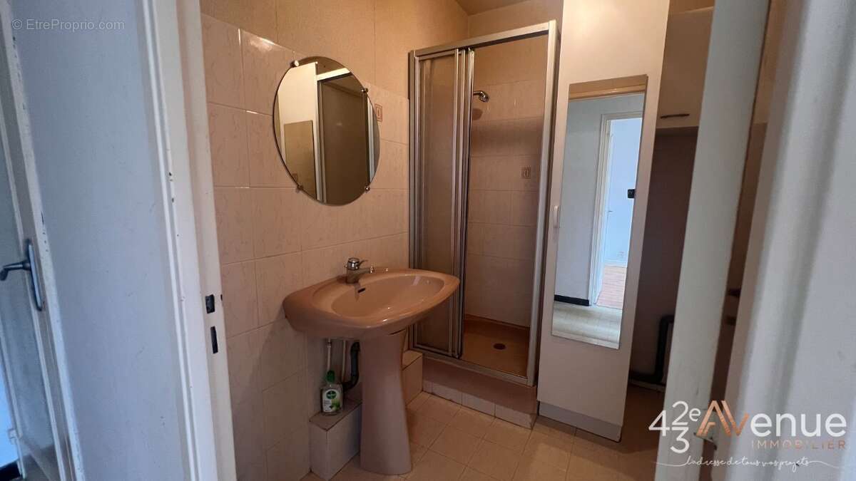 Appartement 64 m² à Saint-Etienne  - photo 5