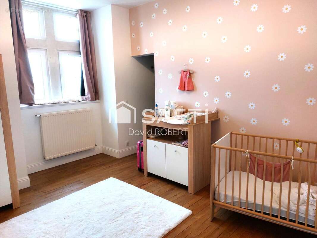 Maison 830 m² à Courcay  - photo 7