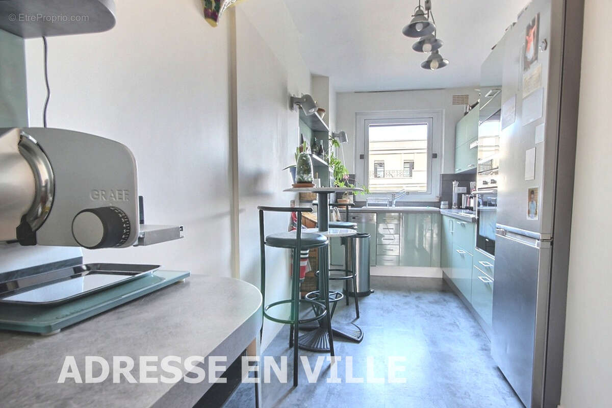 Appartement à LEVALLOIS-PERRET