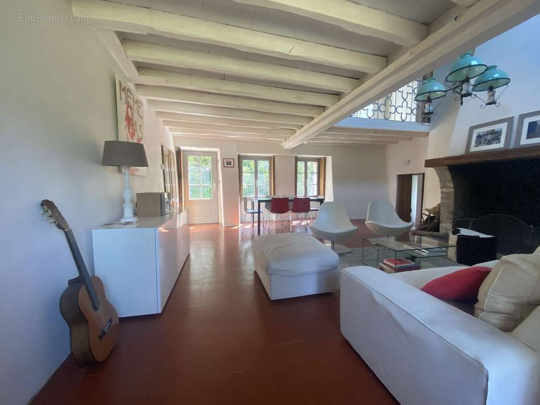 Maison à YEVRE-LA-VILLE