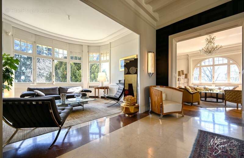 Maison à CHAZELLES-SUR-LYON