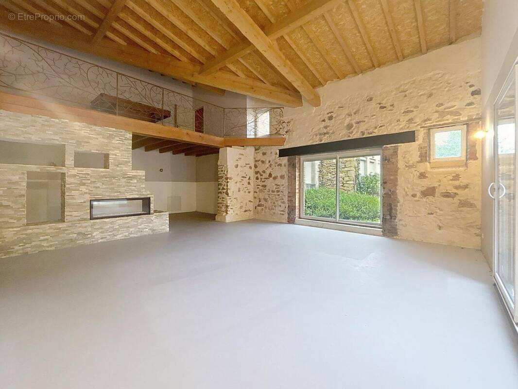 Photo 1 - Maison à LES CASSES