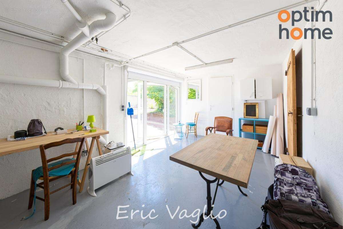Bouc Bel Air (Aix à 10 mn) - Vente Belle Villa T5 de 269 M2, sur un terrain clos et arboré de 1257 M2 avec piscine, proche IBS,  - photo 28