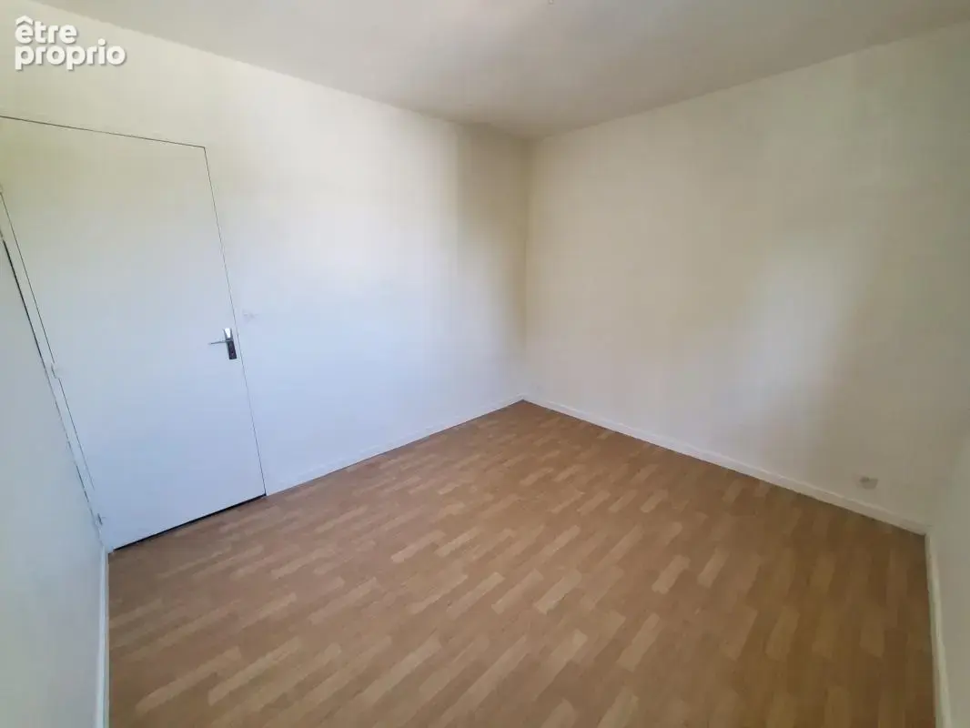 Appartement T4 A NANTES proche ZOLA- 3ème étage - photo 7