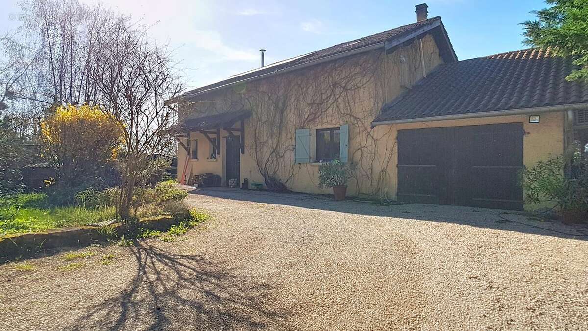 Maison à MOGNENEINS
