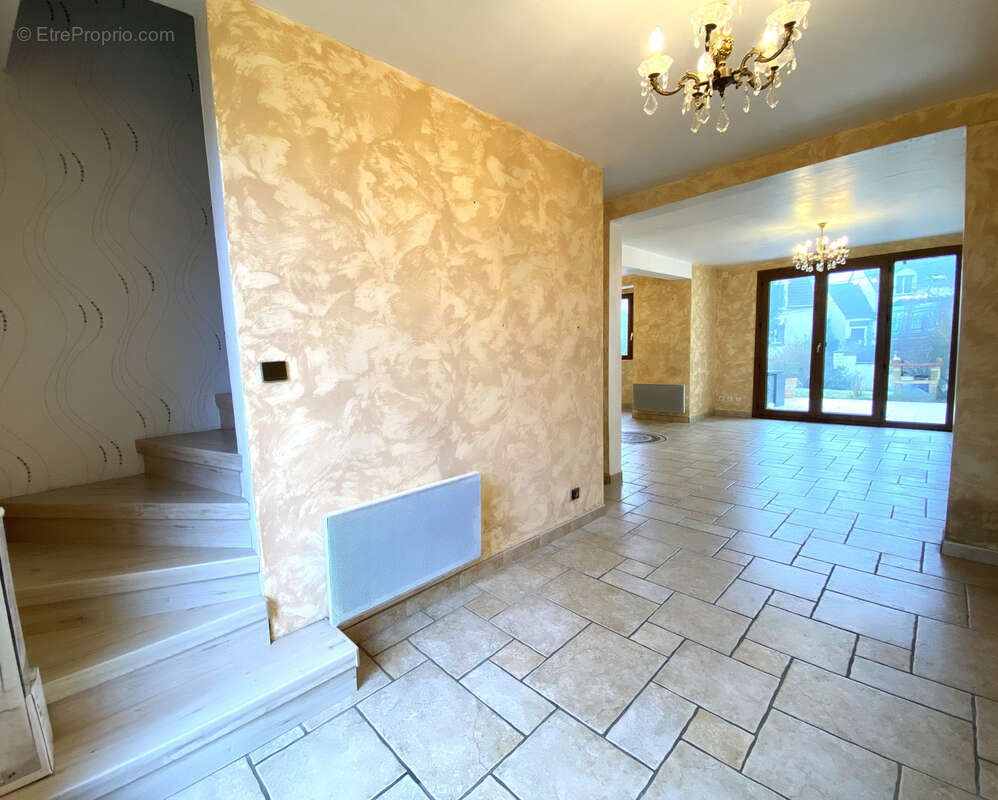 Maison à LA VILLE-DU-BOIS