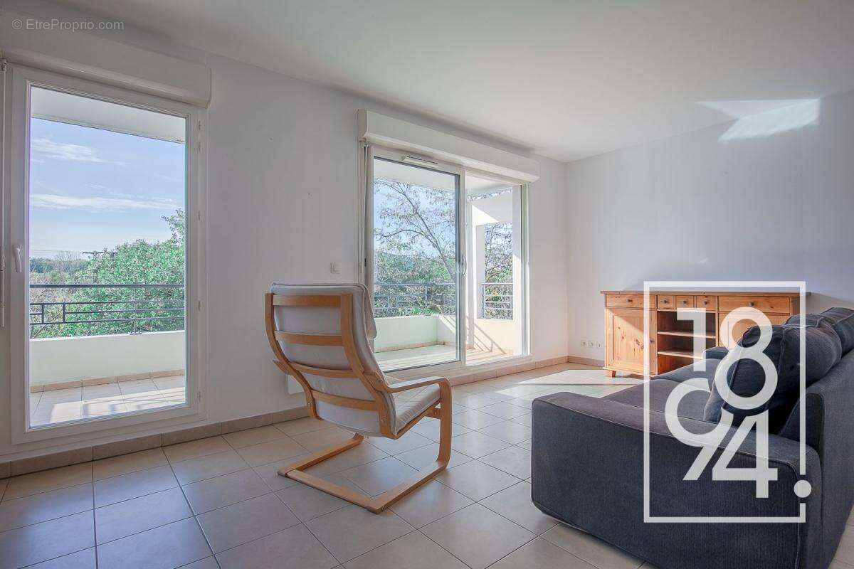 Appartement à LE PUY-SAINTE-REPARADE