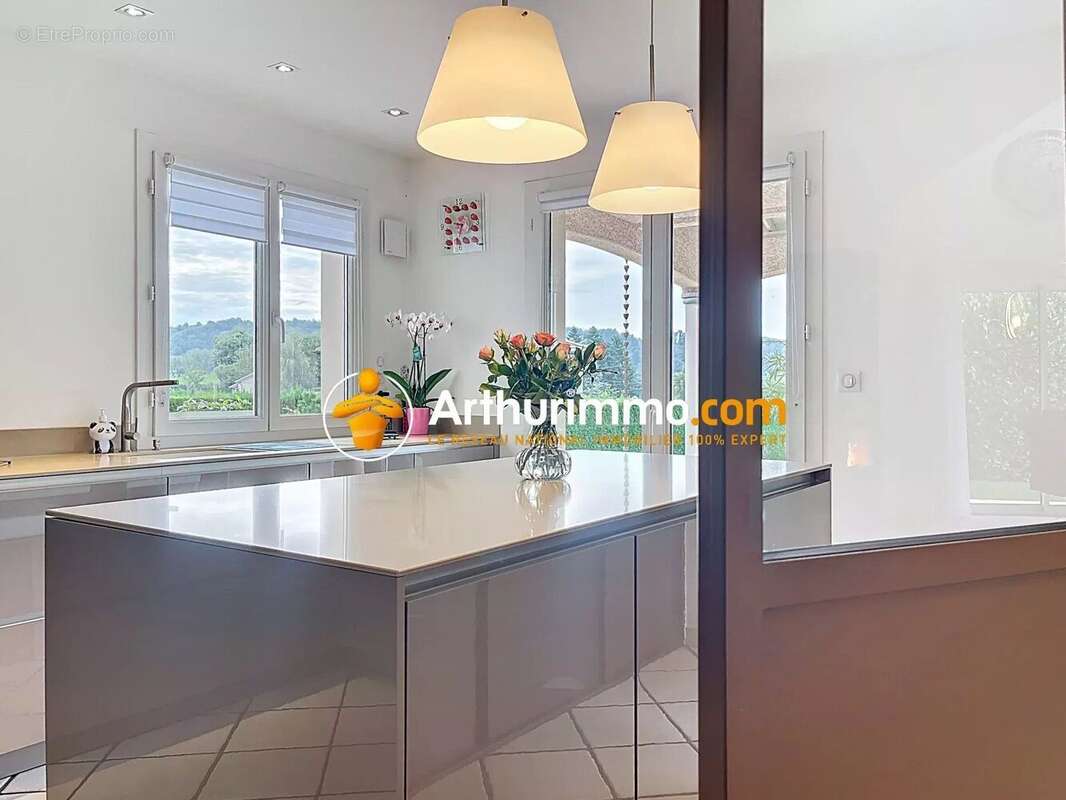 Maison à BOURGOIN-JALLIEU