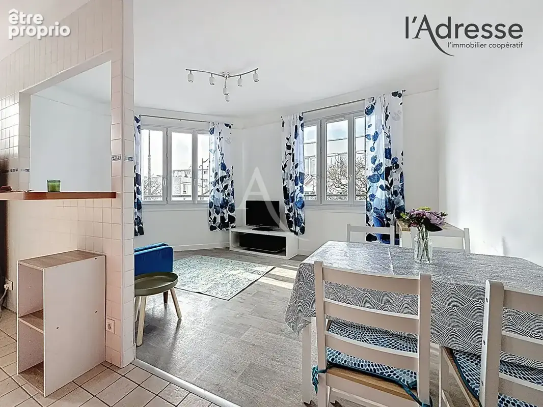 RUEIL-MALMAISON/ Avenue du Président Pompidou - Appartement 2 pièces 47m² - 1 Cave - photo 3