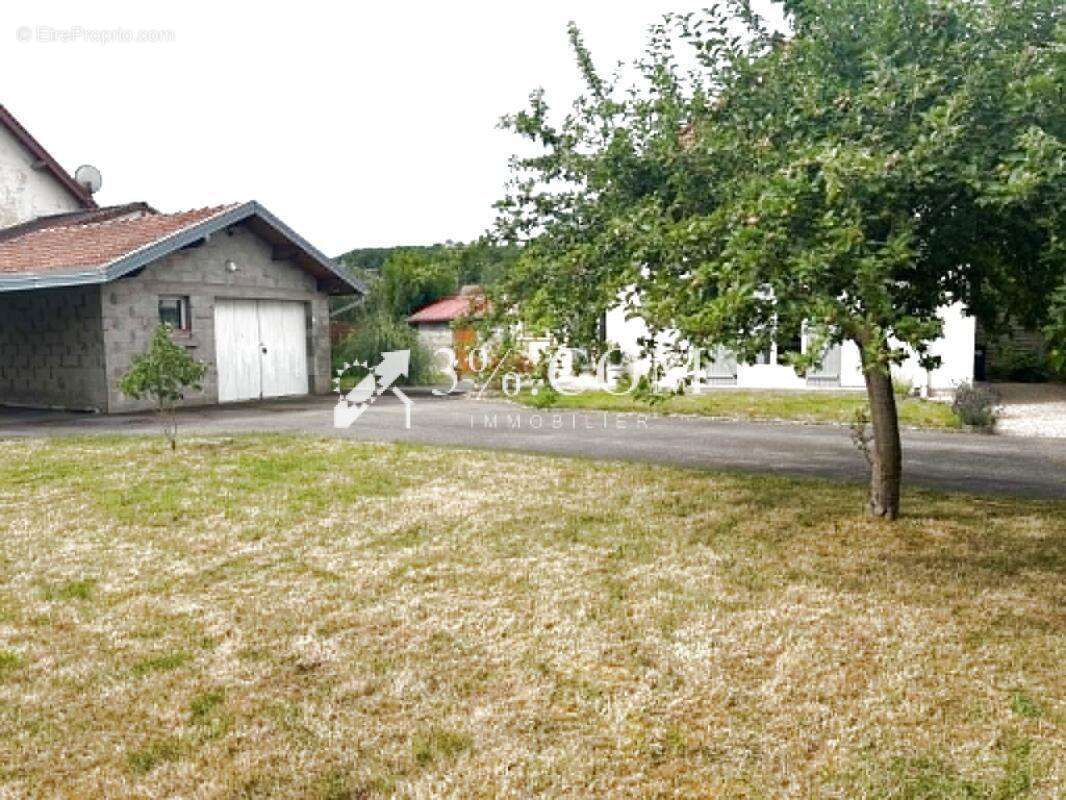 Maison à CHARMES