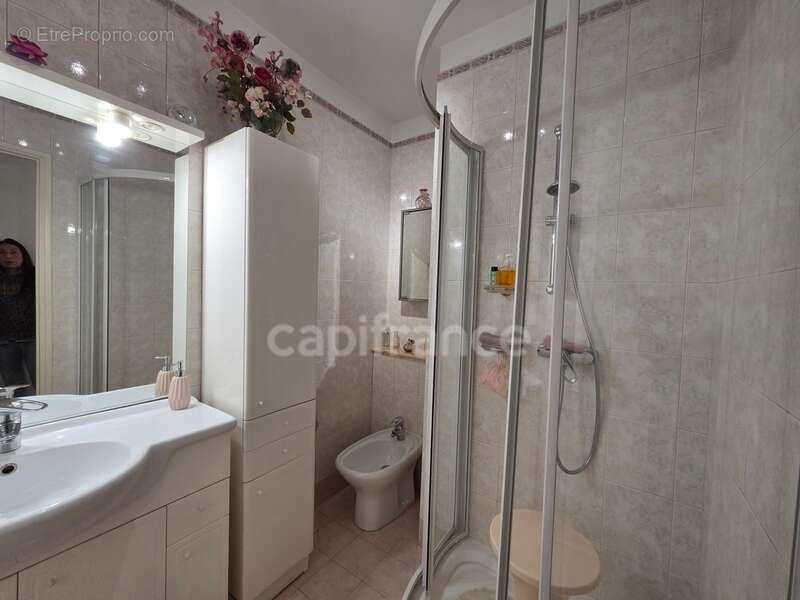 Appartement à MARSEILLE-5E