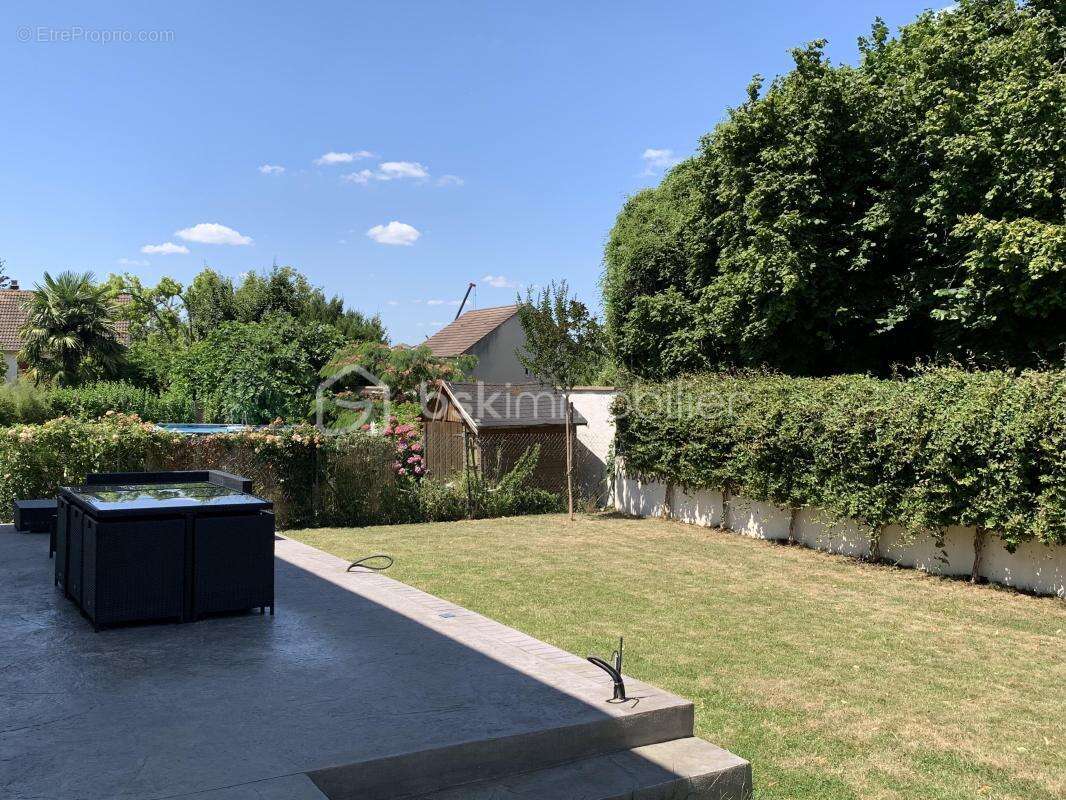 Maison à QUINCY-VOISINS