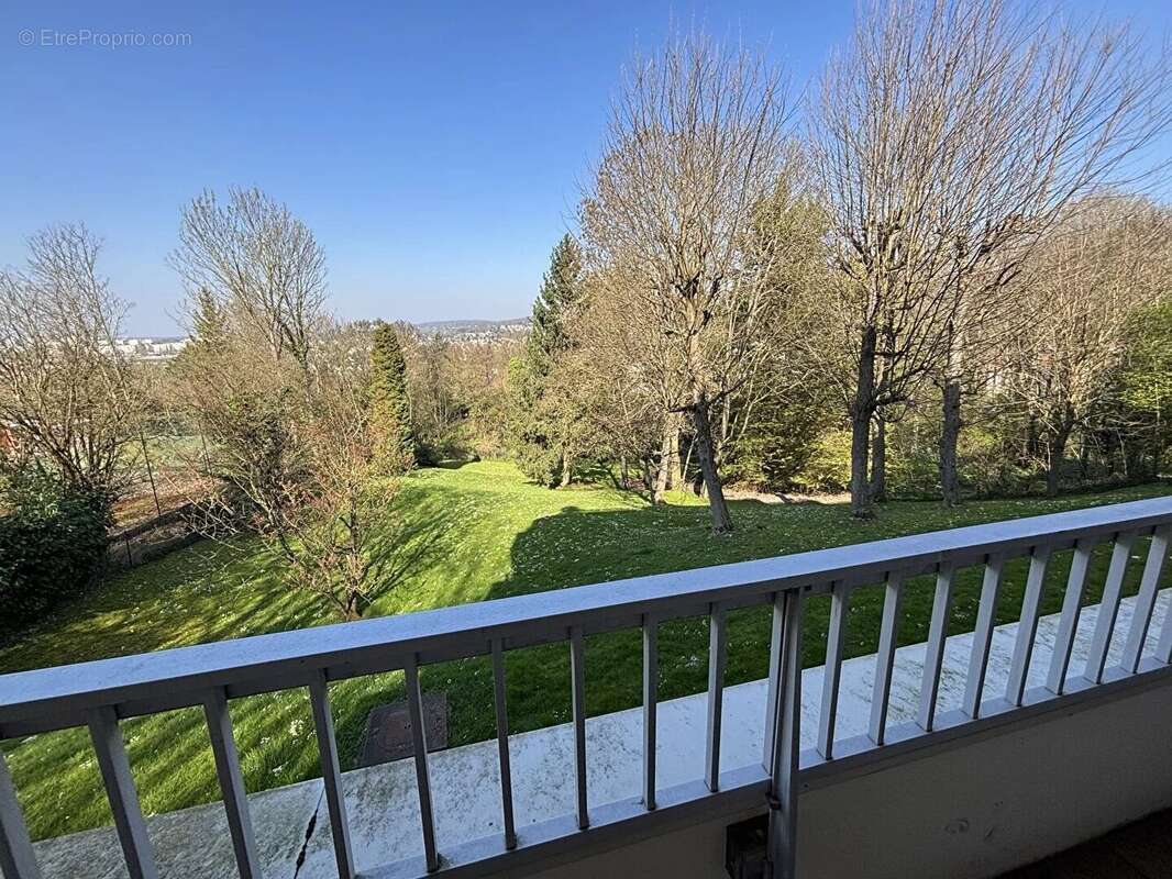 Appartement F4 Centre-ville avec terrasse - photo 8