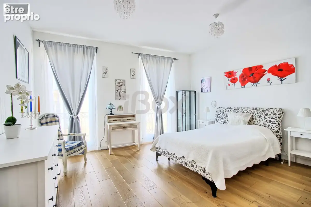 TOULON, superbe appartement de 170m2 + cave et chambre de bonne - photo 15