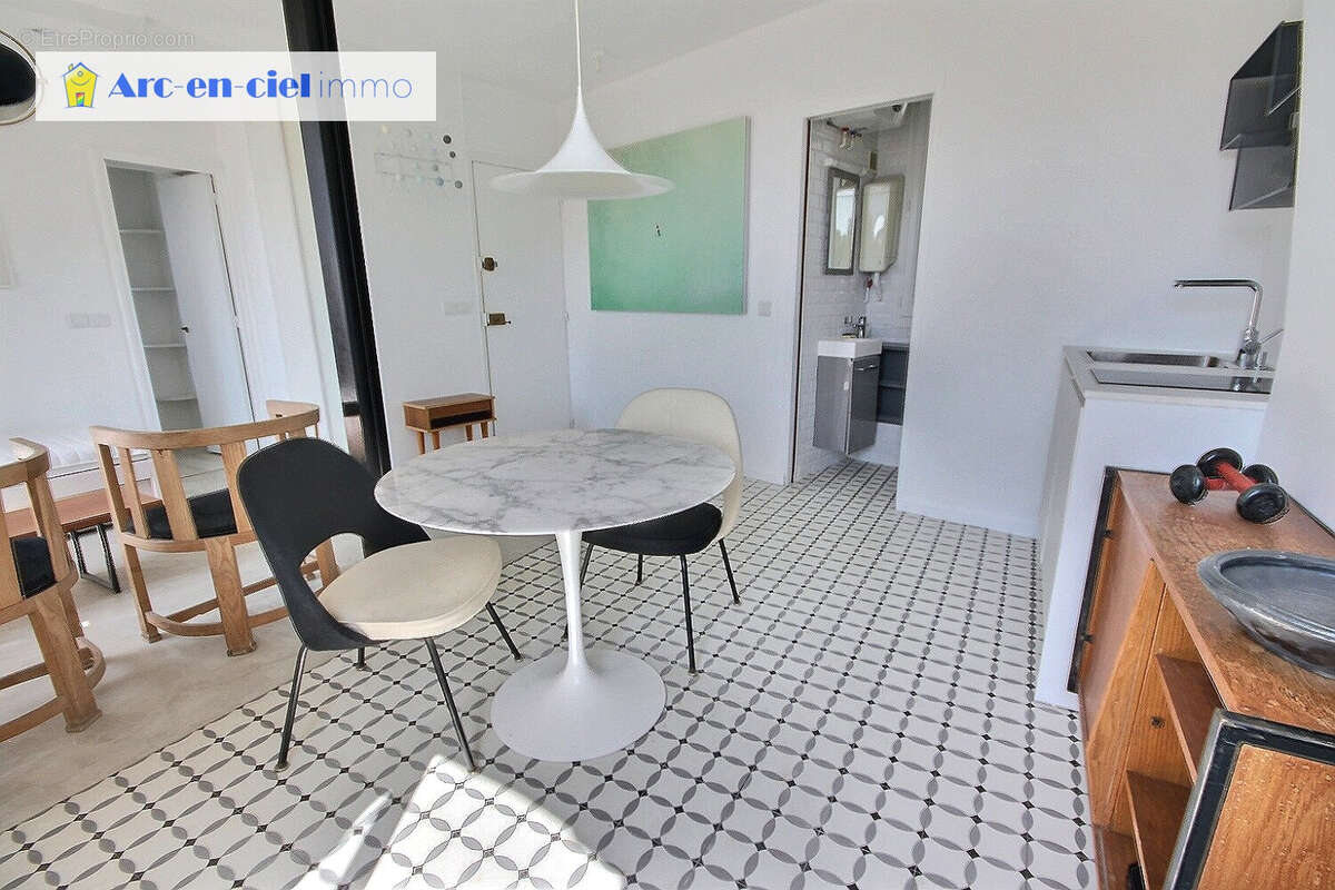 Appartement à PARIS-3E