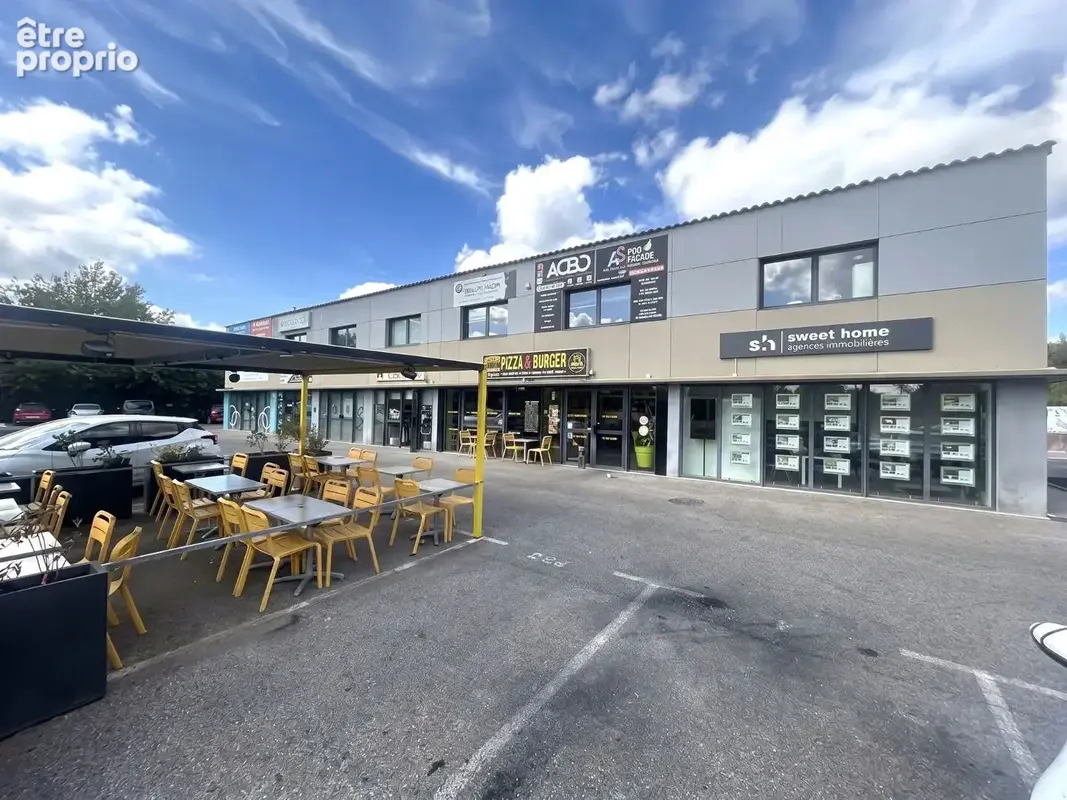 Local commercial Gareoult 47 m2 - photo 2
