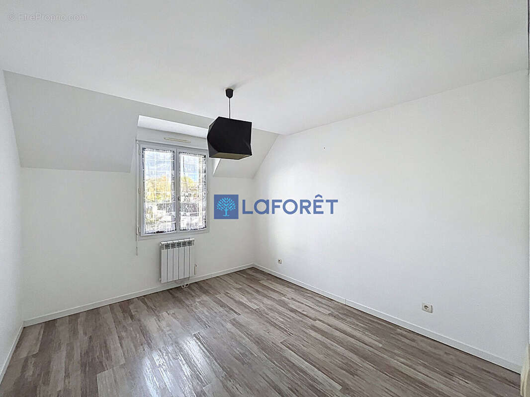 Appartement à SAINTRY-SUR-SEINE