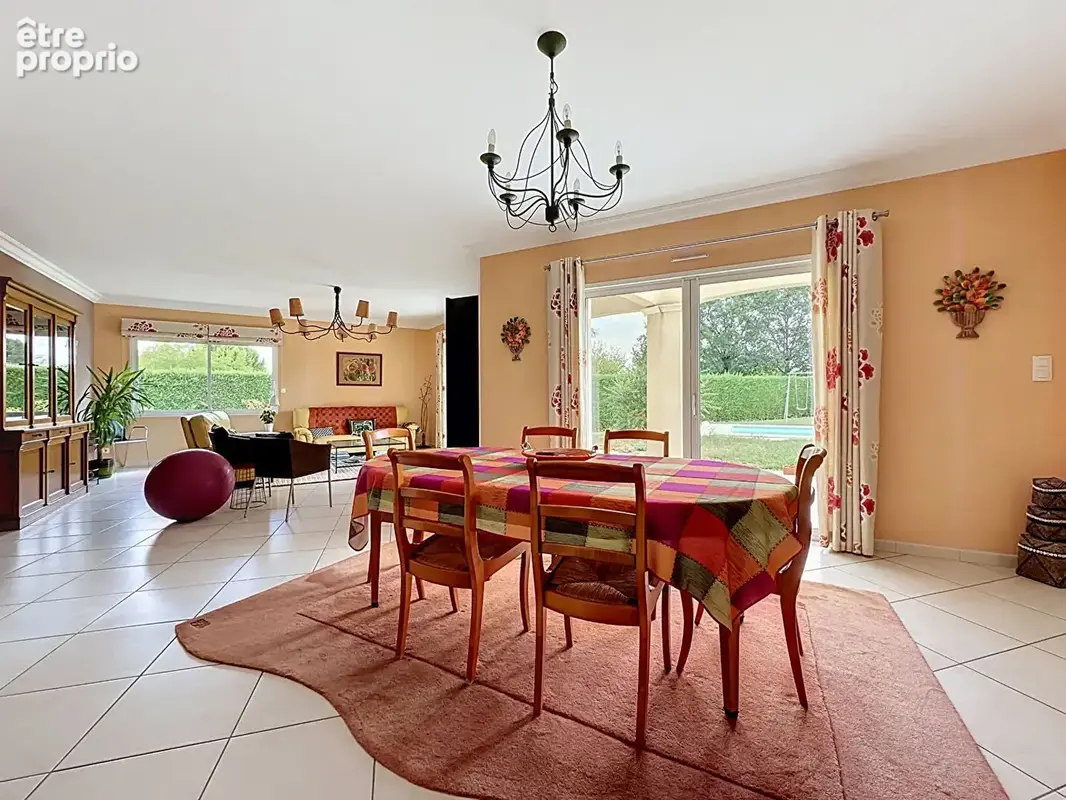 A vendre Maison Montauban 82 , 5 chambres, piscine , jardin et double garage - photo 2