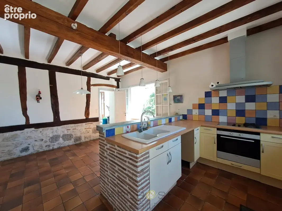 Maison de caractère en pierre dans un hameau . - photo 7
