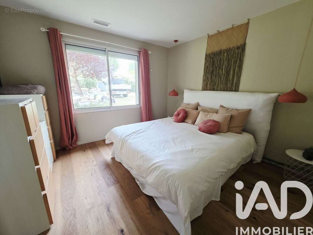 Maison 220 m² à Carbon-Blanc  - photo 7