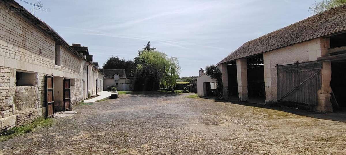 Maison à DANGE-SAINT-ROMAIN