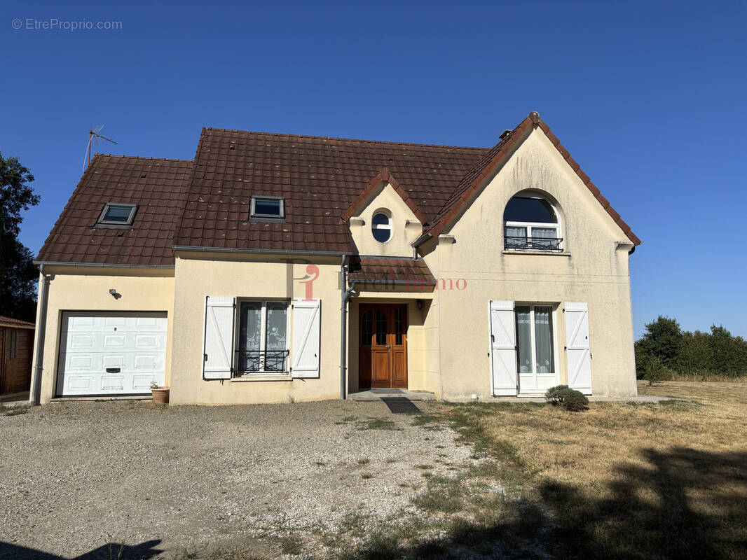 Maison à NOCE