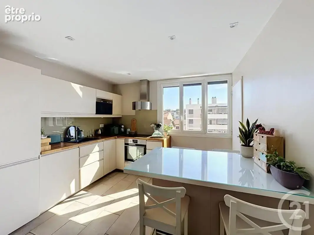 Appartement 4 pièces 73 m² à vendre à Villeurbanne (69100) - photo 2