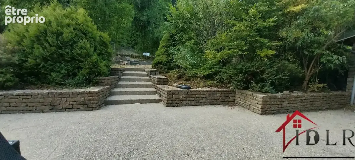 Maison de caractère de 281 m2 - Beaux volumes et fort potent - photo 3