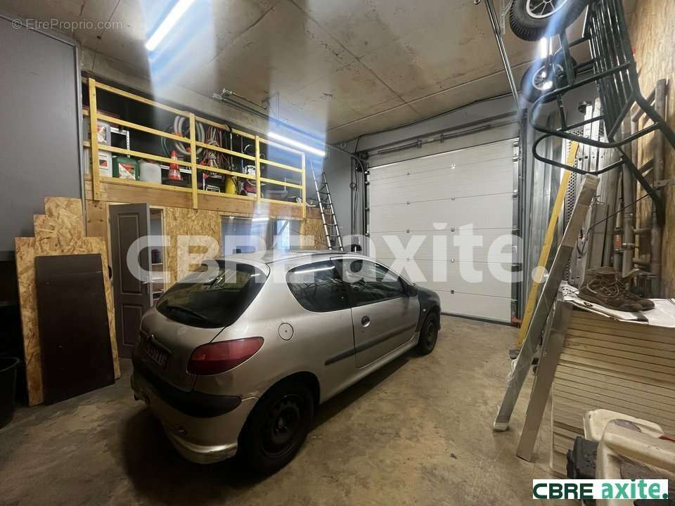 450 m² à Vaulx-Milieu  - photo 6