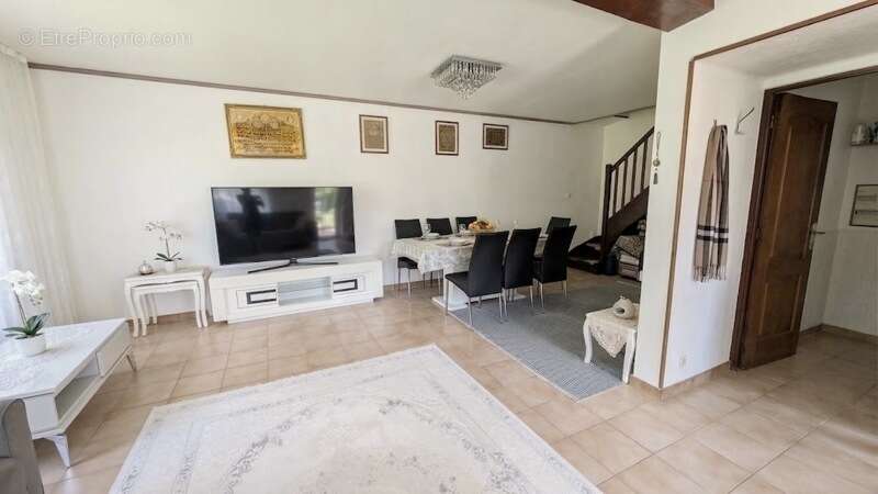 Maison à LA TOUR-DU-PIN