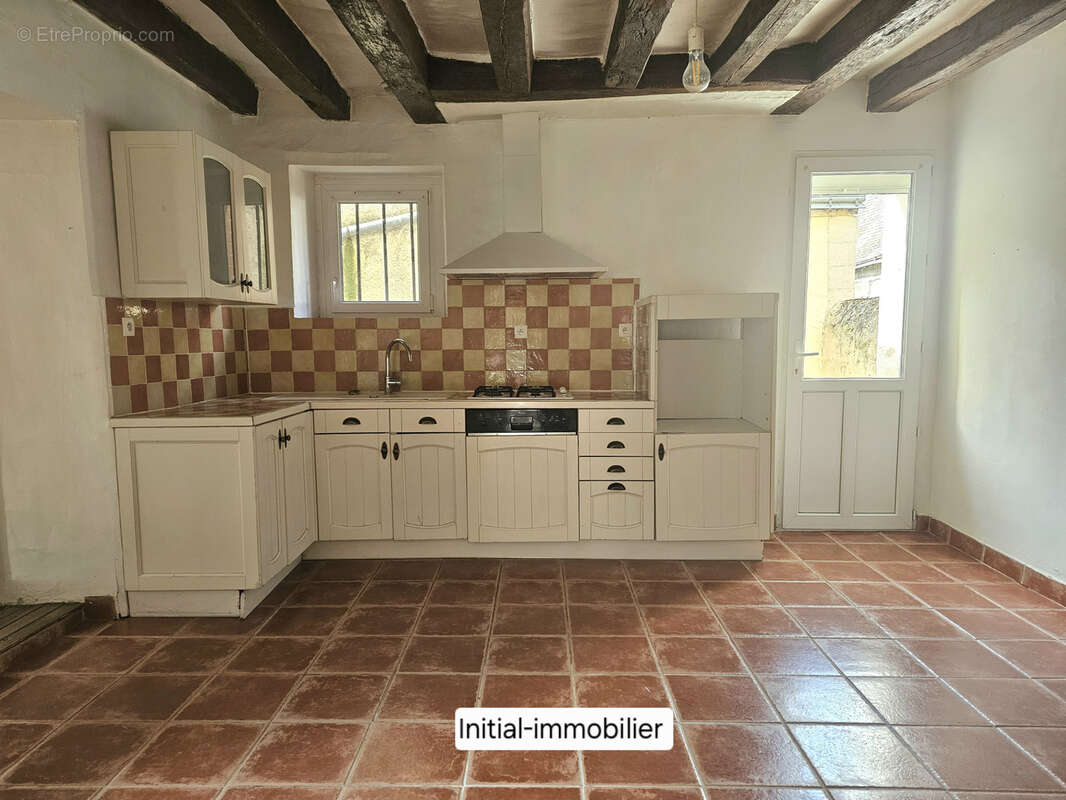 Maison à BEAUMONT-LA-RONCE