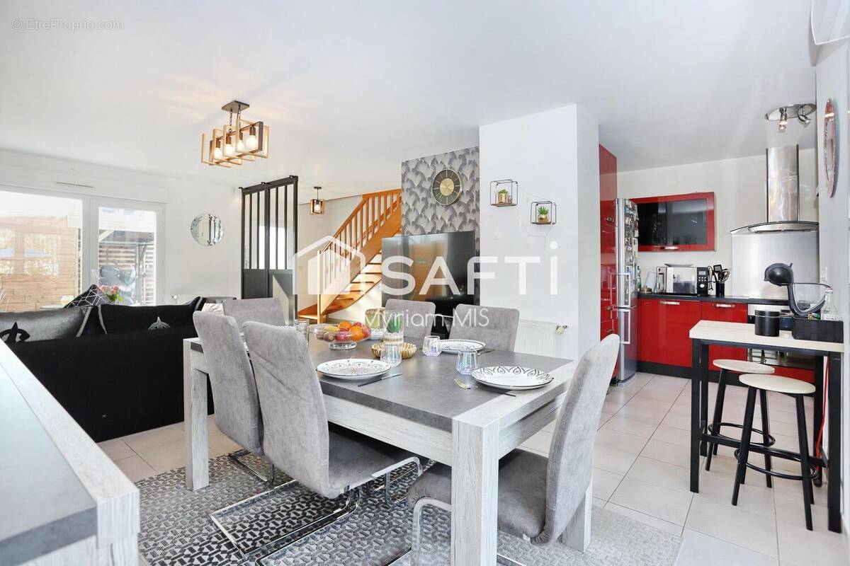 Photo 1 - Maison à SAINT-JACQUES-DE-LA-LANDE