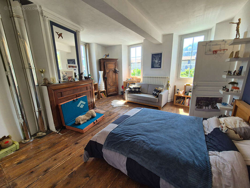Maison de caractère T8 de 211 m² sur terrain de 948 m² avec piscine - photo 11