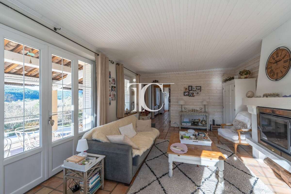 Maison à SAINT-PAUL-LE-JEUNE