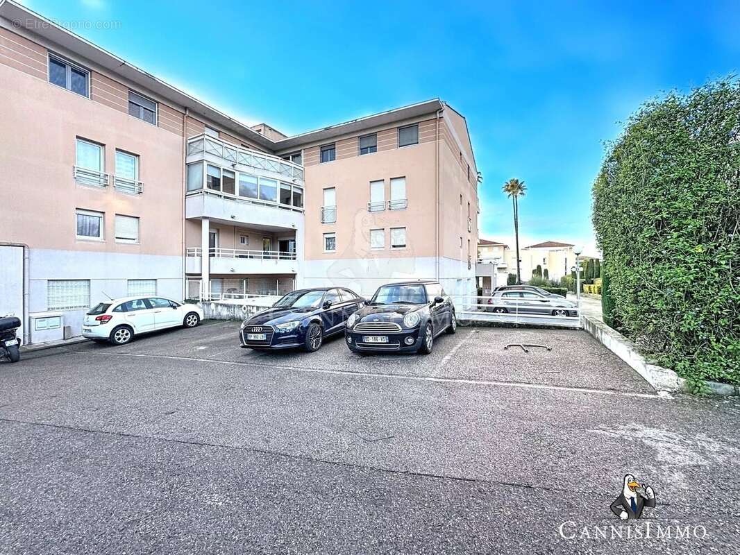 Appartement à LE CANNET