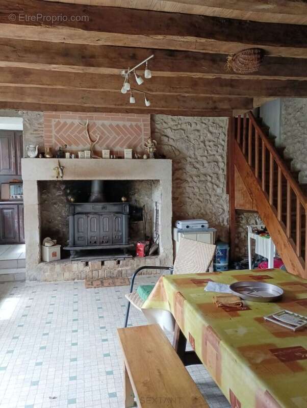 Corps de ferme a restaurer sur 9000 m2 de terrain - photo 12