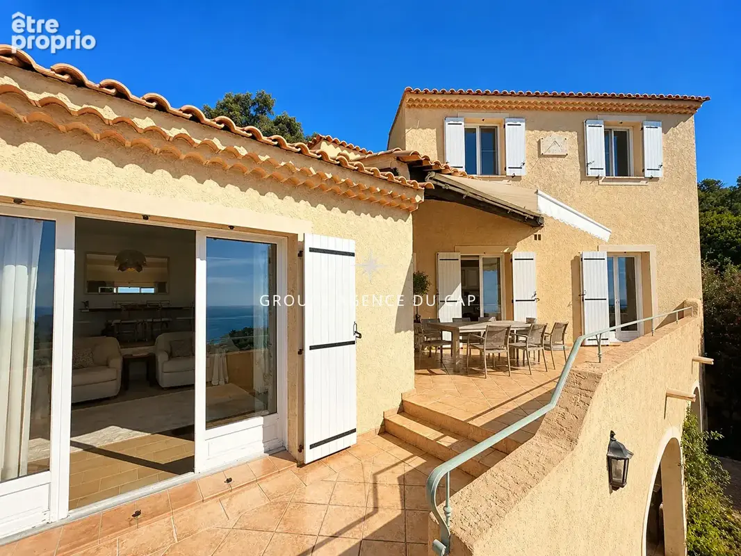 A vendre villa de 150m² avec vue mer panoramique  4 chambres et garage aux issambres - photo 5