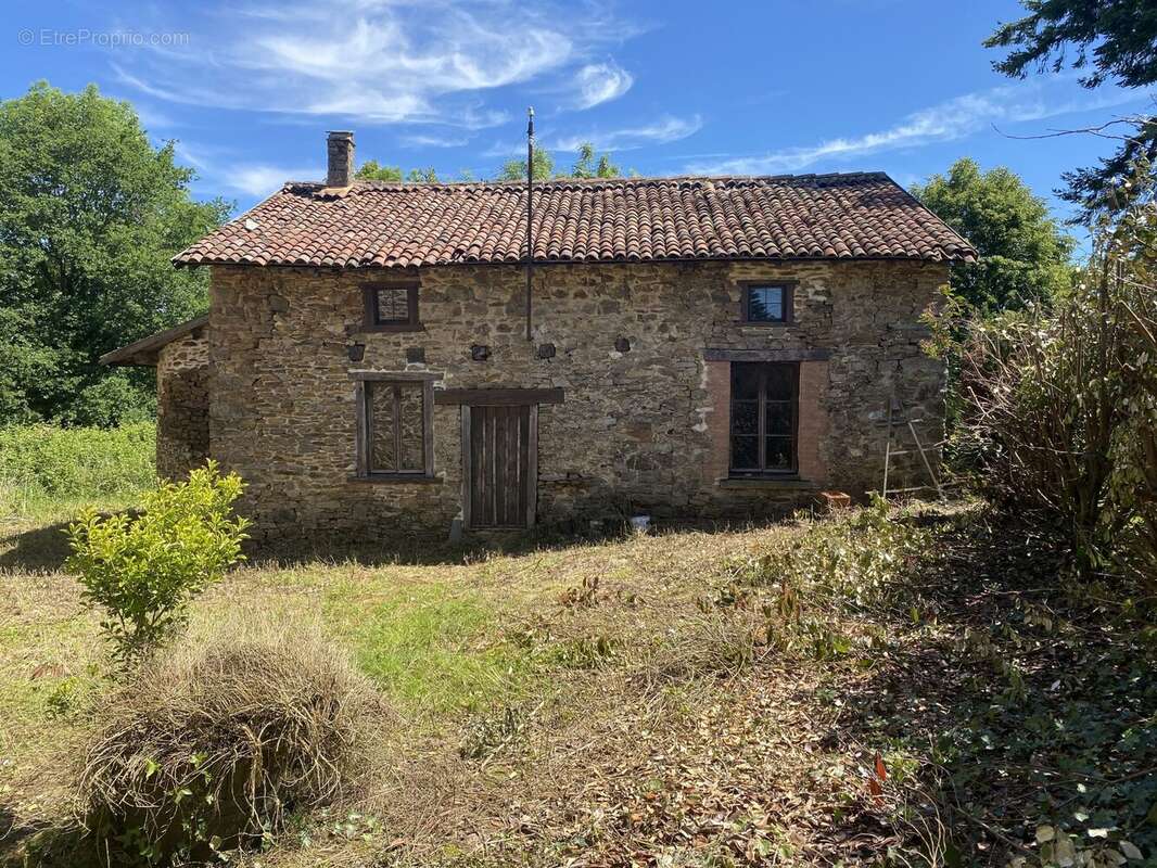 Maison à NEUVIC-ENTIER