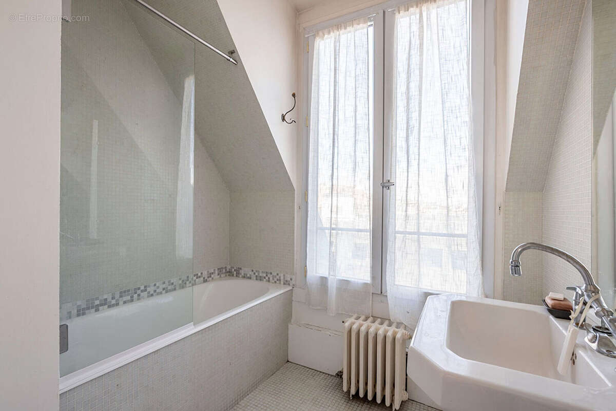 Appartement à PARIS-18E